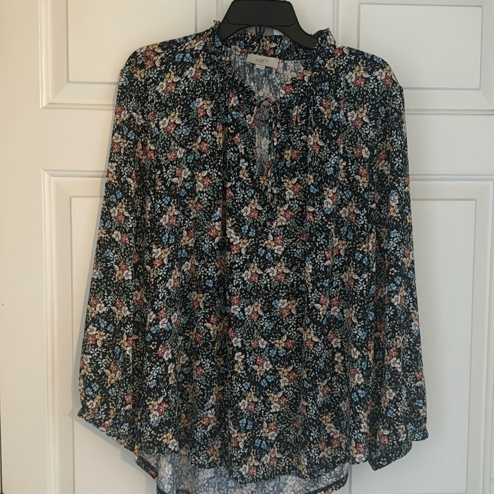 Loft floral women’s shirt/ top in great condition